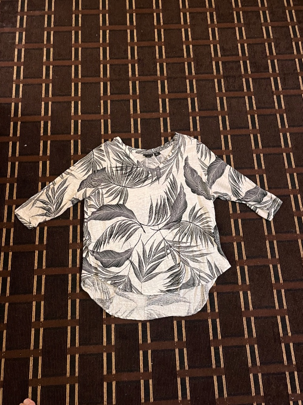 Women’s Tahari 100% Linen Top Blouse Shirt Leaf Nature Tree XL White Black 599